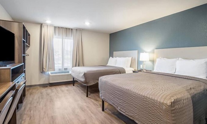 Bellflower Hotel | Relax and Unwind in Bellflower! 2 Modern Units, Full Kitchen, Pet-friendly!