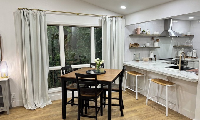 Mount Ida Condo | Relax at Lake Ouachita: Remodeled Condo at Mt Harbor Resort