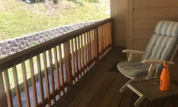 Timber Cove House | Relax at "The Fort"