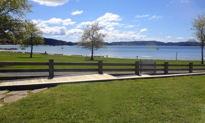 Oakura House | Relax Beachside with your Family and Friends