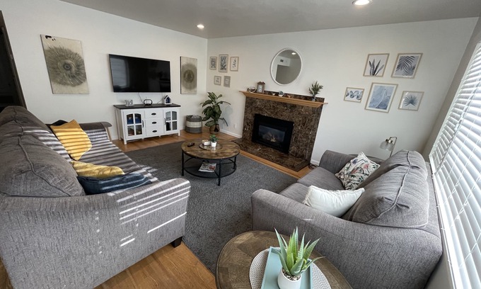 Arroyo Grande House | Relax by Pismo Beach Pier, stay at our 3-bedroom Arroyo Grande retreat
