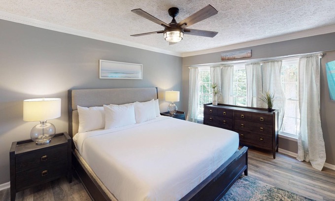 Woodstock Apartment | Relax & Enjoy | Hot Tub, Porch Swing, Pet-Friendly