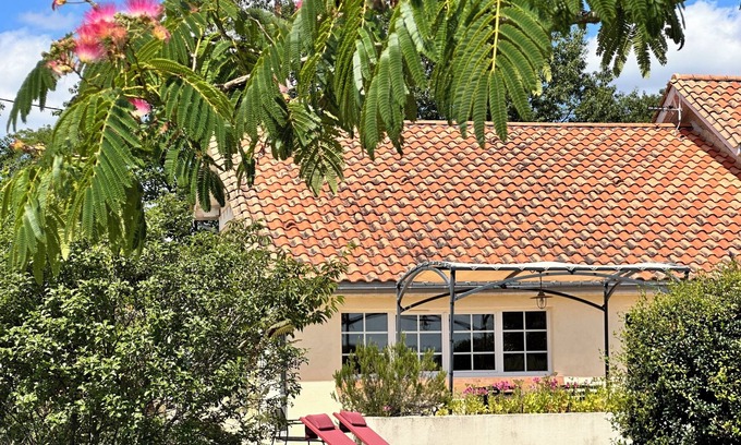 Saint-Caprais-de-Bordeaux Other | Relax in the hilly Bordeaux countryside (25 minutes)