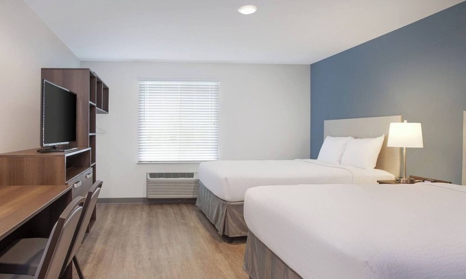 Newnan Hotel | Relax in a Smoke-Free Room Designed for Comfort Near Popular Shops