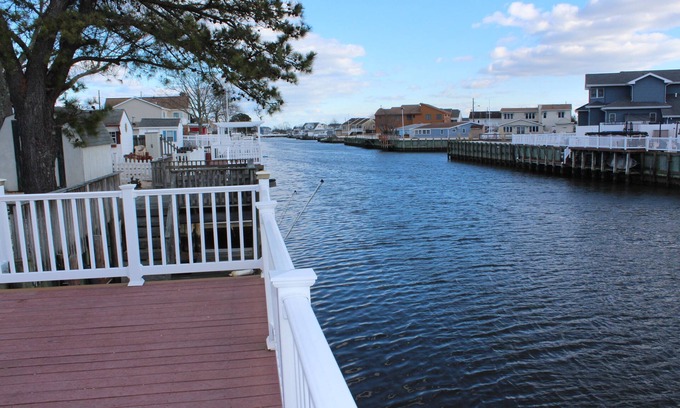Beach Haven West House | Relax in Beach Haven West and Watch the Boats go By ! Off Season Rentals Avail