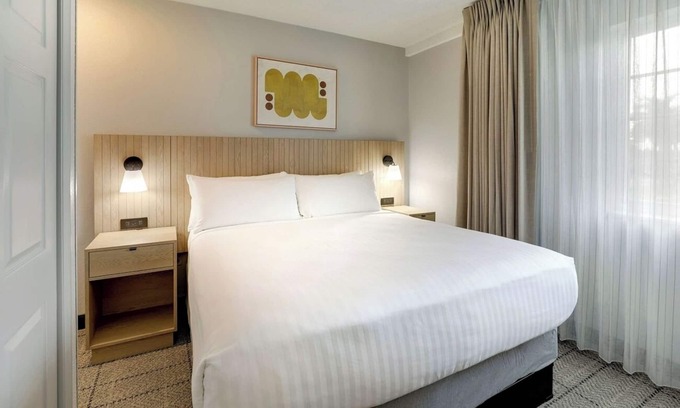 Doral Hotel | Relax in Doral | Pool, Gym, Free Parking, BBQ, Pets Allowed, Free Shuttle