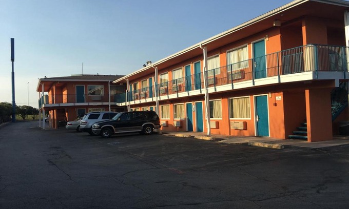 Fort Worth Hotel | Relax Inn Forth Worth