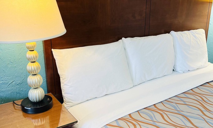 Lawton Hotel | Relax Inn Lawton