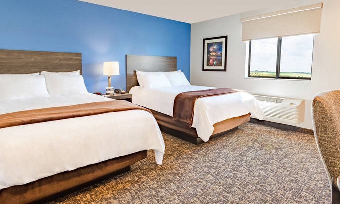 Avondale House | Relax & Recharge in a Comfortable Hotel Near Phoenix West! Outdoor Pool!