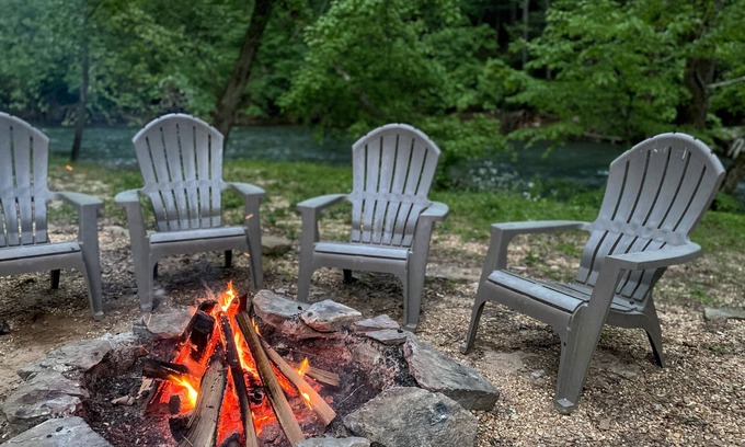 Dahlonega House | Relax & Unwind at the Chestatee River Retreat! Pet Friendly & Near Wineries