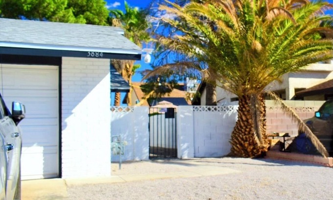Sunrise Manor House | Relax with the whole family at this peaceful place to stay.