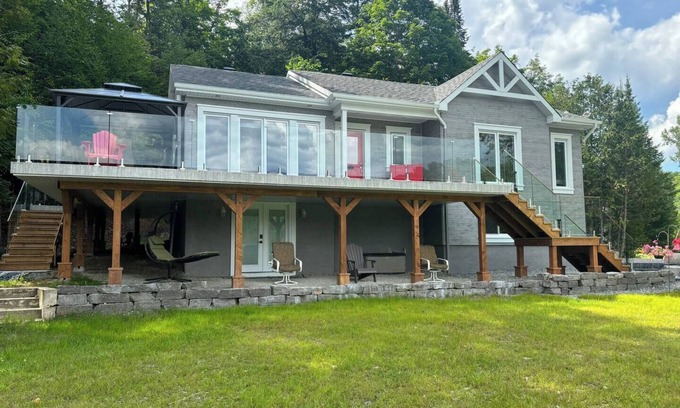 Val-des-Monts House | Relaxation at its best - Waterfront cottage - Private Road