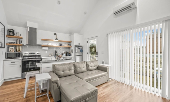 Beaverton House | Relaxation Awaits!