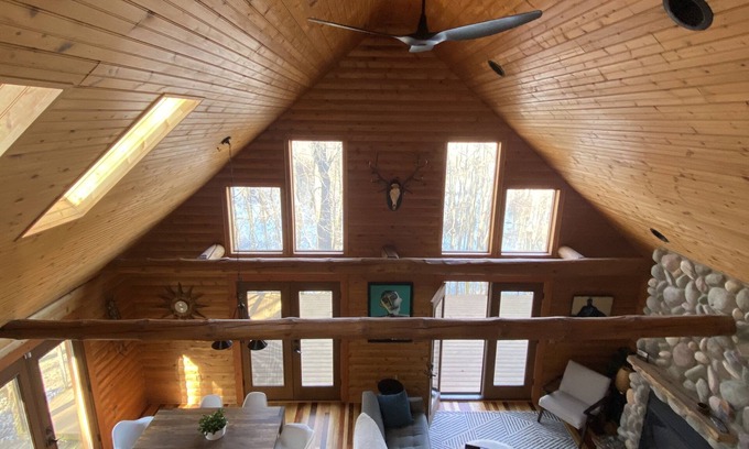 Coloma House | Relaxation on the River Luxury Log Cabin 3 bed 3 bath Coloma
