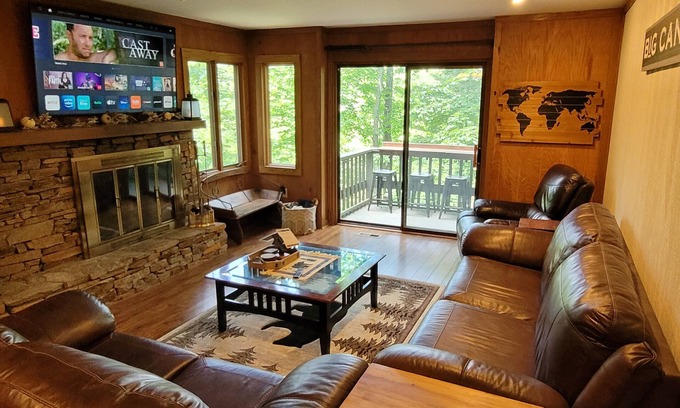 Big Canoe Condo | Relaxing 2-Bedroom Mountain Condo - Rockslide View