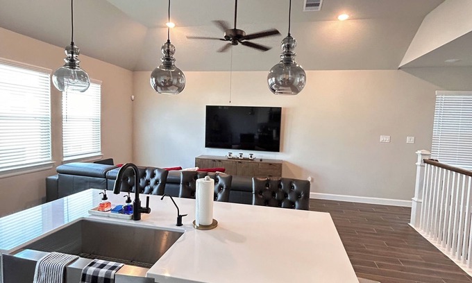 Southeast Houston House | Relaxing 2-bedroom Retreat near Downtown Houston