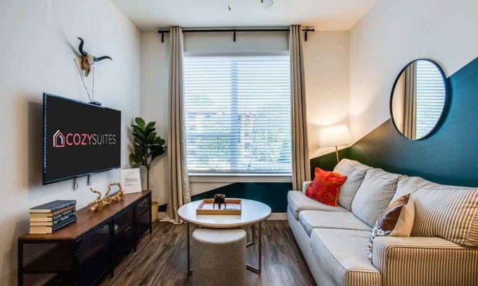 East Riverside - Oltorf Apartment | Relaxing 2BR 2BA Cozysuites in the East Riverside