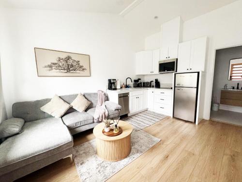 Calabasas House | Relaxing 2BR Escape in Trendy West LA - CM-CAL