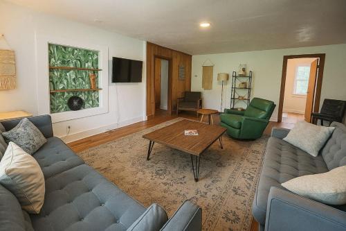 Knoxville House | Relaxing 3 Bedroom Home near Downtown