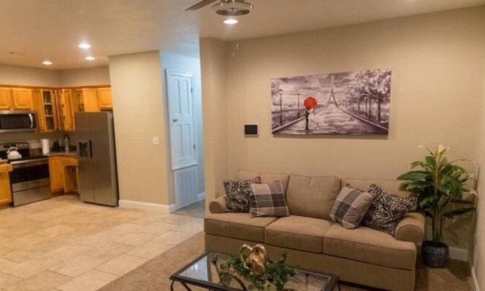 Kreole Apartment | Relaxing 3BR/2BA Home Smart TV Full Kitchen W/D