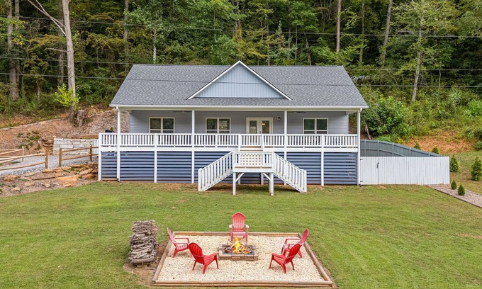 Sylva House | Relaxing 3BR/2BA Riverfront Home- Fully Fenced Yard, Pet Friendly, ADA compliant