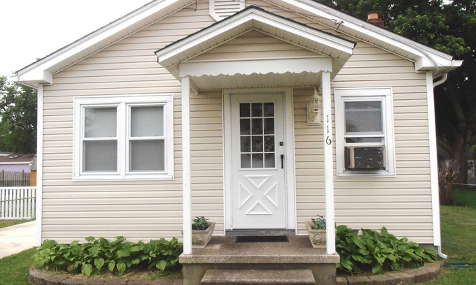 Villas House | Relaxing bayside bungalow close to historic Cape May and Wildwoods