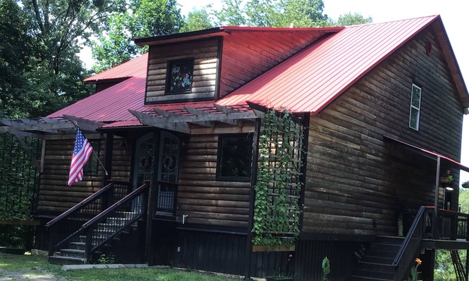Robinsonville - Tunica House | RELAXING & BEAUTIFUL Log Cabin home 4 Bedroom 3 Bathroom Lakeside