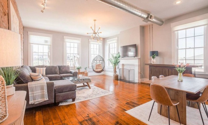 Mount Auburn Condo | Relaxing, Boho Chic 2B 2Bath Downtown City View Condo