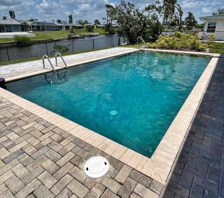 North Port House | Relaxing canal front 2 BR pool home in North Port - Pineapple Way