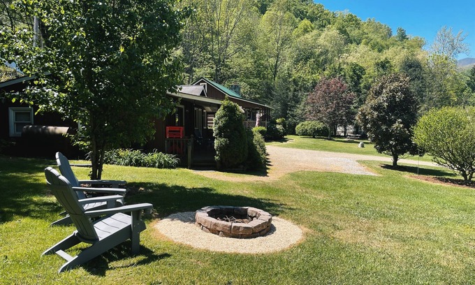 Canton House | Relaxing country cabin near the Blue Ridge Parkway