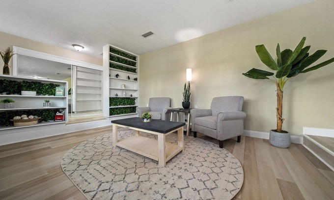Fort King District House | Relaxing, Cozy 3 BR King Suite Pool Home! Modern finishings & Design!