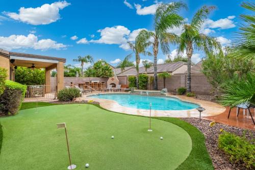 Tatum Highlands House | Relaxing Desert Ridge Home Pool & Putting Green