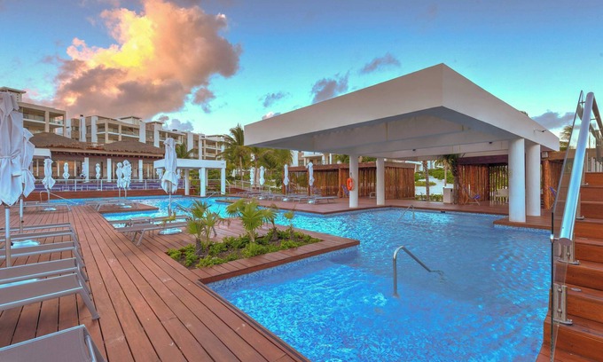 Playa Mujeres Apartment | Relaxing Getaway | Rooftop Jacuzzi | Sea Views