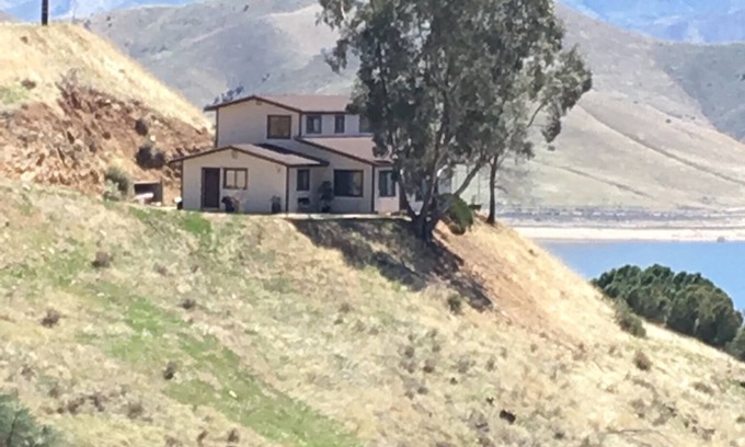 Wofford Heights House | Relaxing Lake View House - Get away from the noise & bumper to bumper traffic!