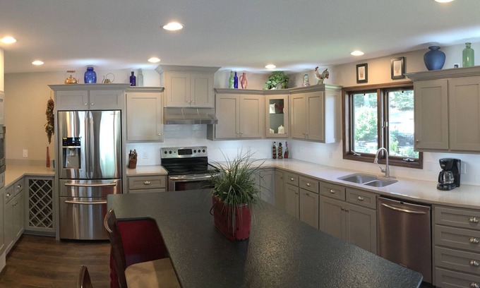 Rockwell House | Relaxing Lakefront 5 Bedroom 4 Bath Home With Covered Boat Slip