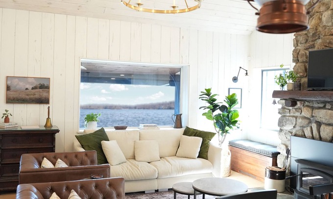 Highland Lakes House | Relaxing Luxury Lakefront Cozy Cabin with Private Dock and Family Focused Spaces
