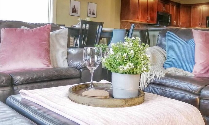 East Kootenay Apartment | Relaxing Mountain View Condo in Beautiful Radium