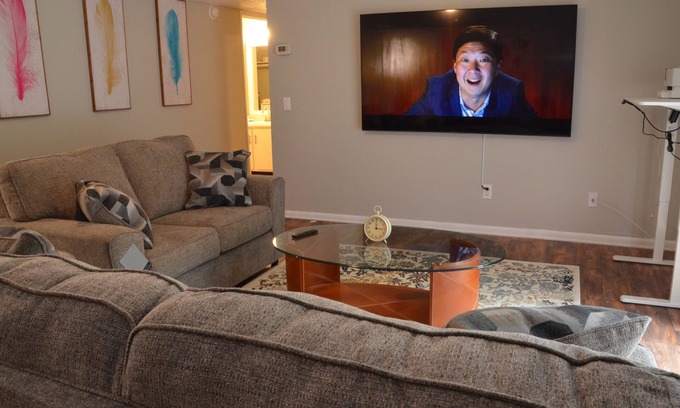 Enterprise Apartment | Relaxing Retreat: 2-bedroom apartment in superb Enterprise highspeed internet