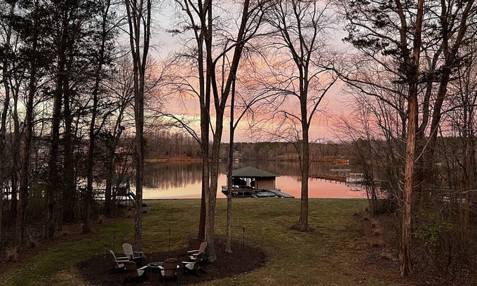 Livingston House | Relaxing Retreat, Hot Tub - Public Side