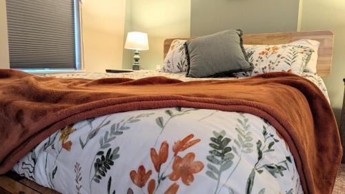 Cumberland House | Relaxing Rustic Oasis II - 6 minute walk to Downtown! Cyclists Welcome!