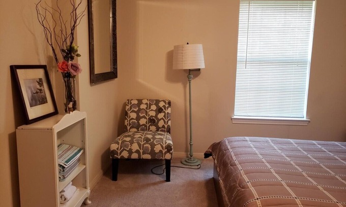 Cedar Park House | Relaxing sanctuary with big living room