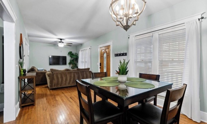 Highland Park House | *Relaxing Southern Comfort Retreat*- 5mins from Downtown
