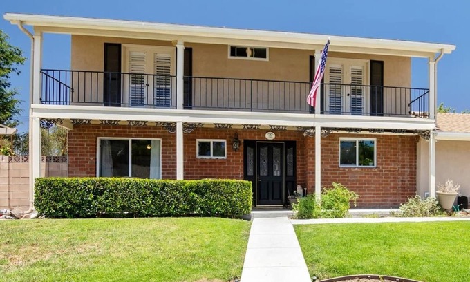 Thousand Oaks House | Relaxing Spacious Family Home in Thousand Oaks