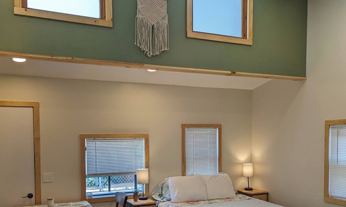 Colonial Heights House | Relaxing Studio Walking Distance from Warriors Path State Park