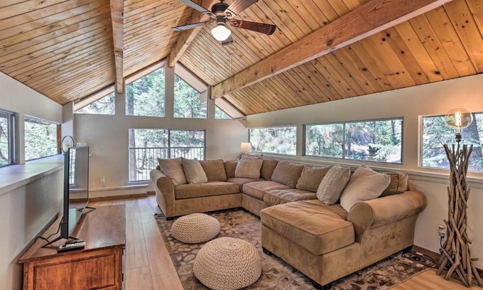 Twin Peaks House | Relaxing Twin Peaks Retreat with Deck and Grill!