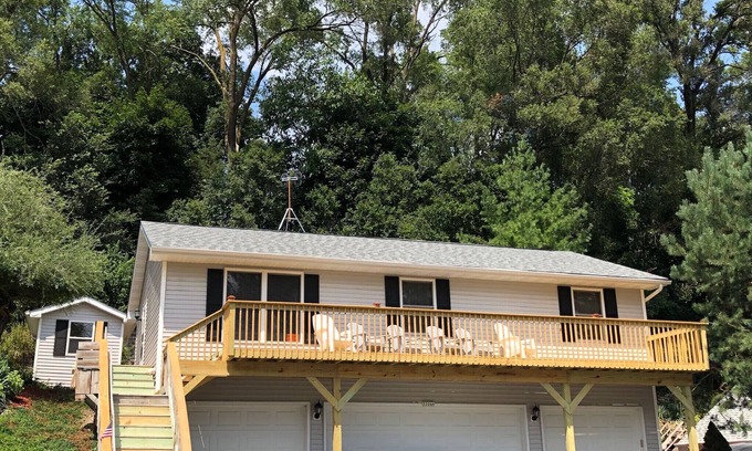 Bohners Lake House | Relaxing welcome at the lake