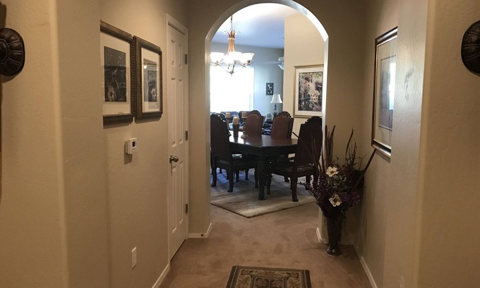Surprise Condo | REM0DELED W/NEW PAINT & CARPETING! 1ST FLOOR CORNER UNIT W/1651 SQ. FT!