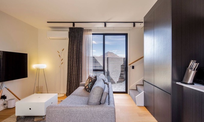 Kawarau Falls House | Remarkables View, 1BDR, Wi-Fi