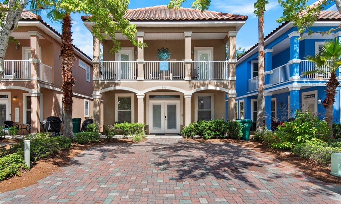 Villages of Crystal Beach House | ⭐Remodeled~2 Living Rooms~2 Masters~Lagoon Pool~4BR Shell Yeah