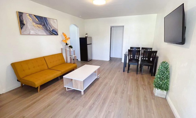 Alhambra Apartment | Remodeled 2B1B w/Free Parking (Prime Location)